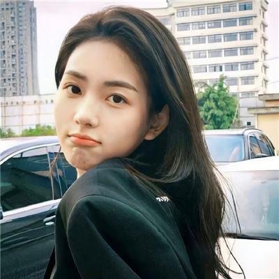 洞里的月亮 海报